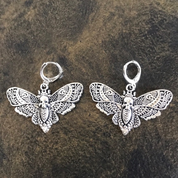 NWT gothic witchy whimsygoth moth with human skull dangle earrings in silvertone - Picture 2 of 7